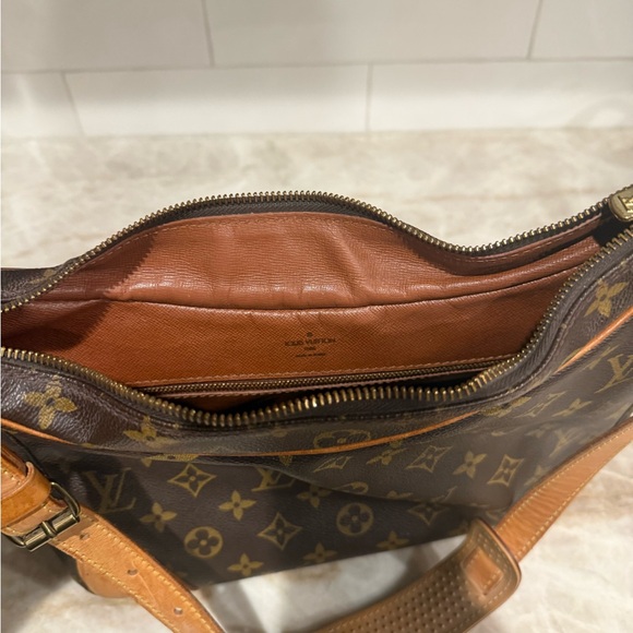 Louis Vuitton Boulogne Medium Monogram Shoulder Bag - Picture 8 of 11